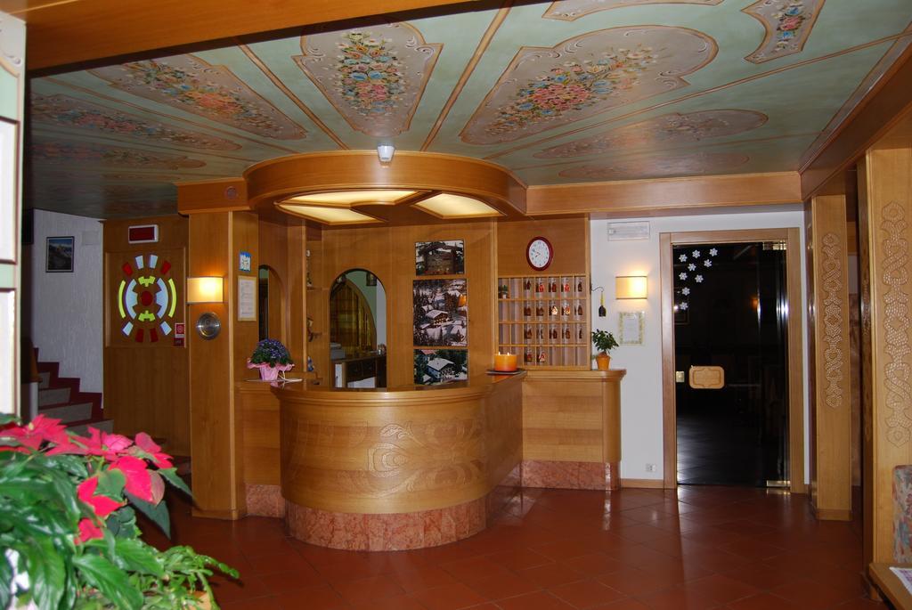 Albergo Villa Cristina Folgaria Buitenkant foto